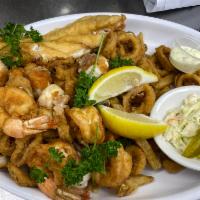 Super Fried Seafood Combo Platter · Shrimp, Fillet of Fish, Scallops & Calamari