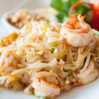 Shrimp Pad Thai · Famous Thai rice noodle.