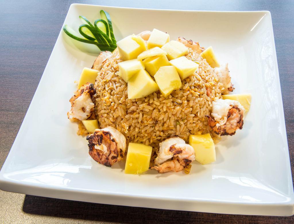 Pineapple and Scallops Fried Rice · 