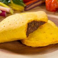 Spicy Beef Patty · Savory spicy beef filling wrapped in layers of our signature
flaky Golden Krust.