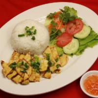 26. Com Ga Nuong · Rice with grilled chicken.
