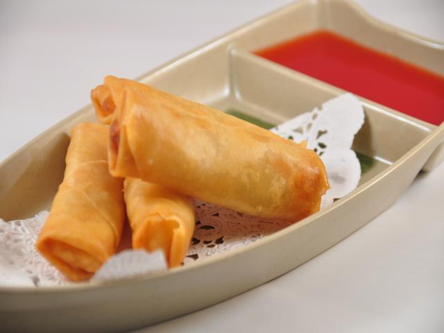 Vegetable Spring Roll (4 pcs) · fried vegetable egg roll served with sweet and sour sauce