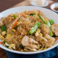 N4. Pad Woon Sen · Stir-fried clear noodle with egg, cabbage, celery, carrot, and onion, in a light brown sauce.