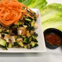 Lettuce Wrap (GF) · Romaine Lettuce, Chicken, Cilantro, Red Onion, Zucchini, Carrots, Thai Sauce