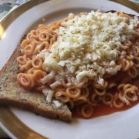 Heinz Spaghetti Hoops on Toast · 