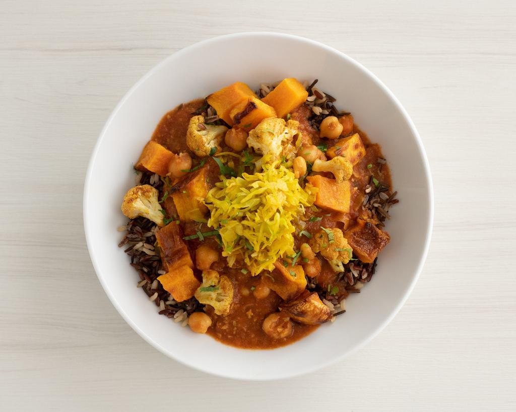masala chickpea curry bowl · roasted butternut squash, turmeric cauliflower, and braised cabbage over masala-spiced chickpea curry, brown rice and cilantro | add grilled tempeh or crispy chickin' for +$3.95. gluten-friendly. 