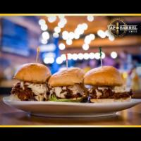 BUFFALO CHICKEN SLIDERS             · (3) TOSSED IN BUFFALO SAUCE TOPPED WITH BLUE 
CHEESE AND LETTUCE. 
