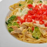 4 Person Pack Pasta Combo · Grilled Cajun chicken breast mixed with broccoli and our creamy Alfredo sauce. Covered and b...