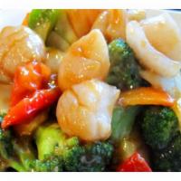Sauteed Scallops with Vegetables · 