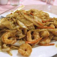 Shrimp Chow Fun · Flat noodle.