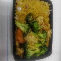 C5. Chicken with Broccoli Combination Platter · Served with egg roll and pork fried rice.