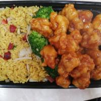 C20. General Tso's Chicken Combination Platter · Served with egg roll and pork fried rice. Hot and spicy.