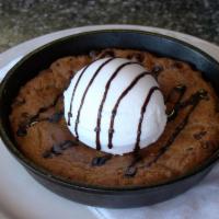 Passion Cookie · Chocolate chip cookie with vanilla ice cream.