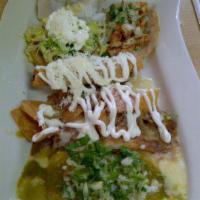 1. Combinacion · Includes nachos, 1 enchilada, 1 sope, 1 goridta, 1 flauta and 1 taco./ Incluye nachos, sope,...