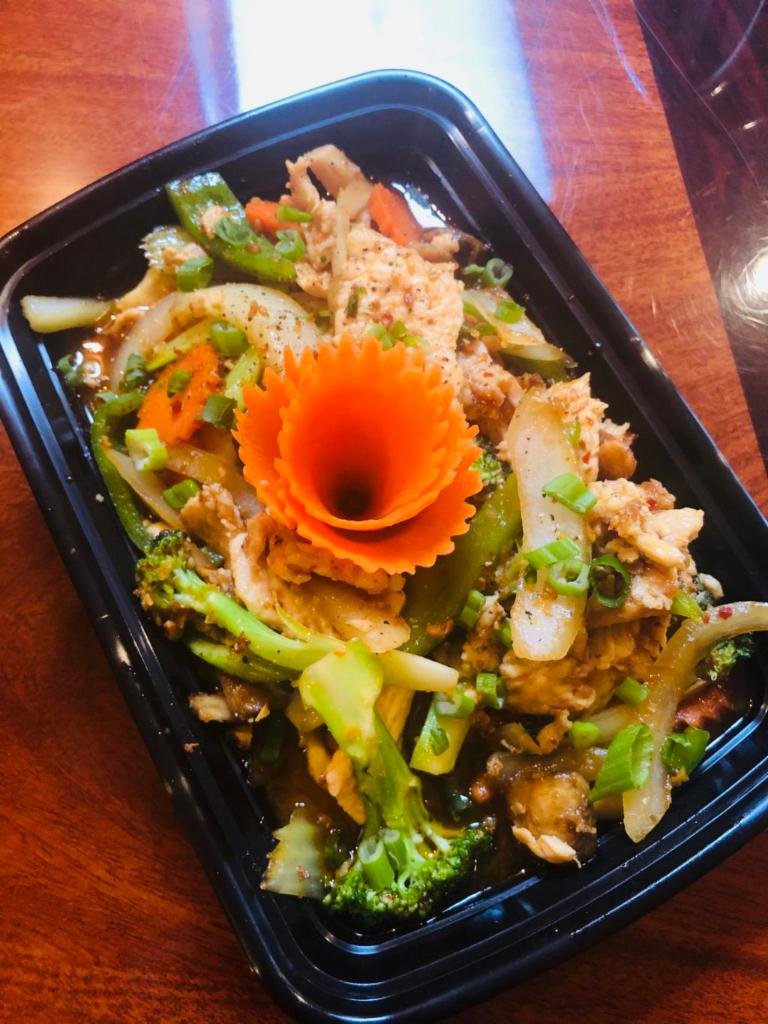 Cashew Nut · Roasted cashew nut, onion, carrot, bell pepper, mushroom, broccoli, celery, and sweet chili pastes.