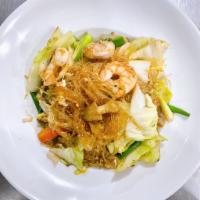 Pad Woon Sen · Glass noodles, egg and vegetables in a light brown sauce with choice of protein.