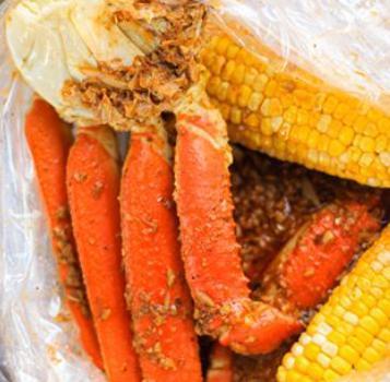 Snow Crab Legs · Our most popular boil offering, snow crab is named for it’s snowy
white color when cooked and boasts a sweet, subtly briny flavor. The texture is firm and fibrous, easily shredding into pieces.