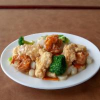 SE1. Seafood Delight · Shrimp, scallop, fish nuggets, house vegetables, oyster white sauce.