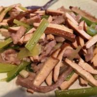 H3. Shredded Pork and Celery and Dry Bean Curd 中芹香干肉丝 · 