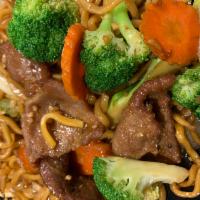 10B. EGG NOODLES STIR-FRIED WITH BEEF- MI XAO BO · Broccoli, carrot and beef 