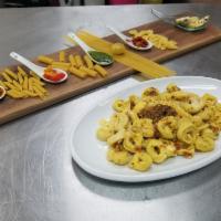 Tortellini (cheese Tortellini)with Cheese 9 different sauces · All our sauces are house-made, no additives, no colorant, no sugar.