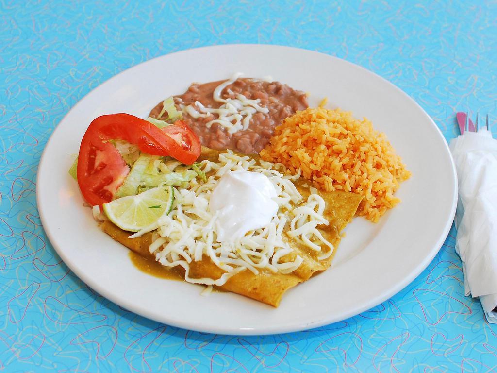 Enchiladas con Carne Platillo · Stuffed tortillas comes with green or red sauce and your choice of meat. Served with rice, beans and salad.
