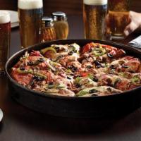 CHICAGO 7™ · Pepperoni, Italian Sausage, red onions, black olives, green peppers, sliced mushrooms. 