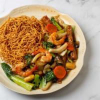 X104. Mi Xao Gion Hai San · Seafood combination with crispy noodle.
