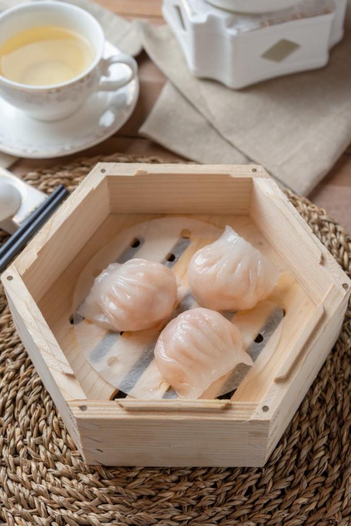 Shrimp Dumpling 虾饺皇 · 3 pieces.