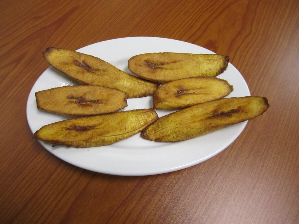 Platanos Maduros · Fried plantains. 