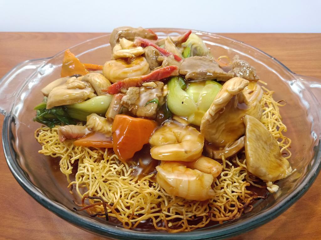 House Pan Fried Noodle · Chicken, pork, shrimp, beef, baby bokchoy, mushroom, carrot and pan fried egg noodle.
