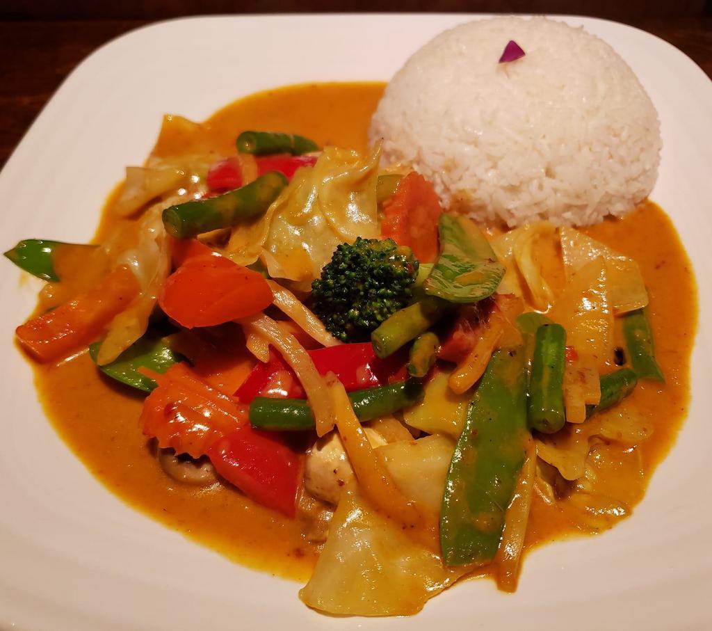 Spicy Stir-fry · Red curry sauce, green beans, red and green bell peppers, onions, bamboo shoots and your choice of protein. Come with a side of steamed jasmine rice.