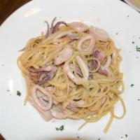 Linguini with Calamari · red or white sauce