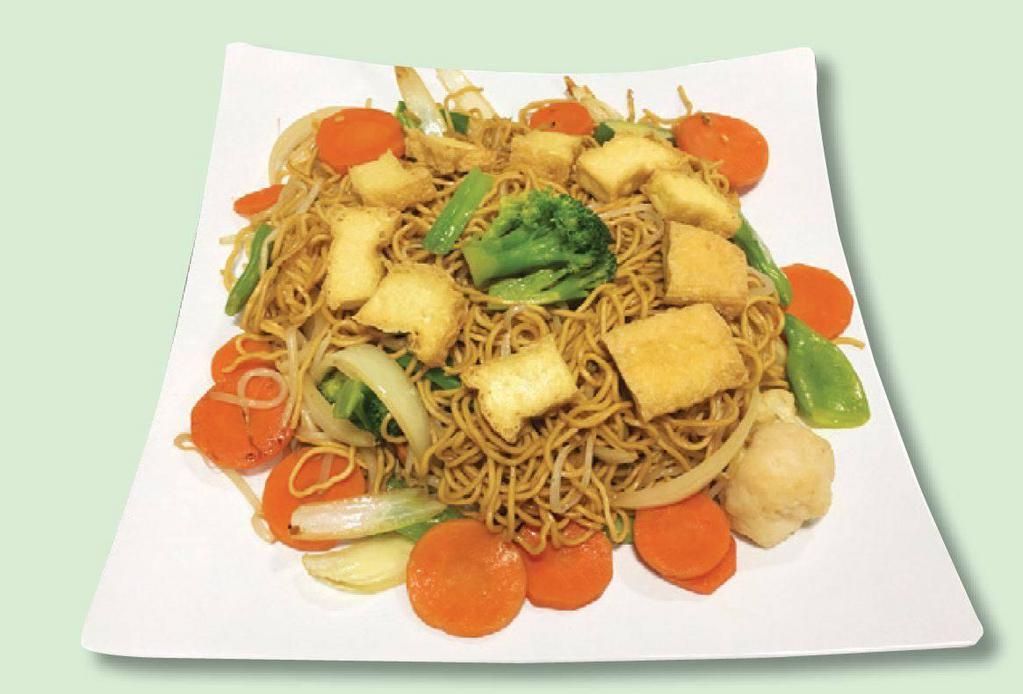 29b. Mi Xao Chay · Stir-fried egg noodle with tofu and veggie. Vegetarian.