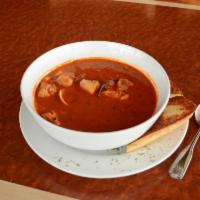Cioppino Lunch  · Mussels, clams, bay shrimp, salmon, whitefish in a flavorful tomato broth with garlic, onion...