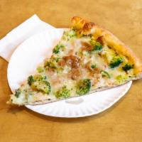 Chicken and Broccoli Pie Pizza · Please try to tip cash thanks 