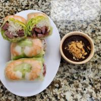 04. Goi Cuon Tom Thit Nuong  · 2 shrimp and grilled pork spring rolls.