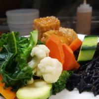 Supreme Macro Dinner Platter VG · Quinoa, tofu teriyaki ,steamed veggies& black bean Vegan.