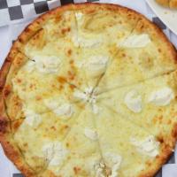 4 Cheese  Pizza · Queso mozzarela, queso parmesano, queso ricotta y queso romano. Mozzarella cheese , Parmesan...
