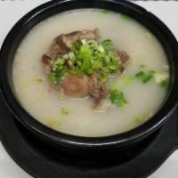 Ox Tail Soup (꼬리곰탕) · Beef tails in ox bone soup