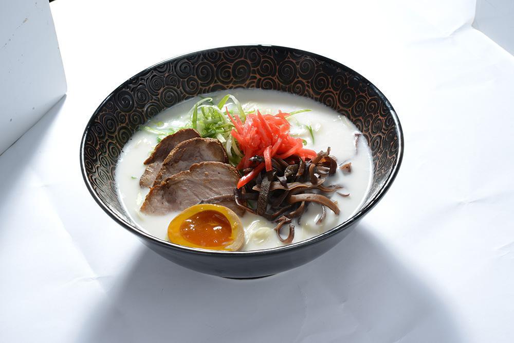 Tengu Tonkotsu Ramen · Chashu, green onion, ginger,, egg, corn,bamboo, tonkatsu soup with thin noodle.
