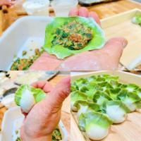 Pork, Napa Cabbage & Thai Basil Dumplings with two-tone Spinach Juice Wrappers · 10 pcs