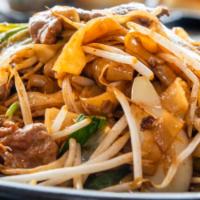 Beef with Stir Fried Rice Noodle · Noodle dish made from rice flour and water.