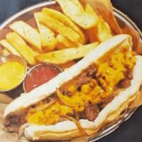 Cheese Steak with potato fries · Served with fried potatoes.