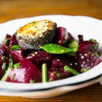ROASTED RED BEETS AND HERBED GOAT CHEESE SALAD	 · BIETOLE e CAPRINO	
Roasted Red Beets, Herbed Goat Cheese
