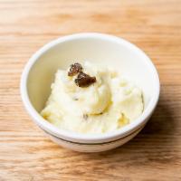 MASHED POTATOES WITH BLACK TRUFFLES	 · PATATE 	
Black Truffle Mashed Potatoes	

