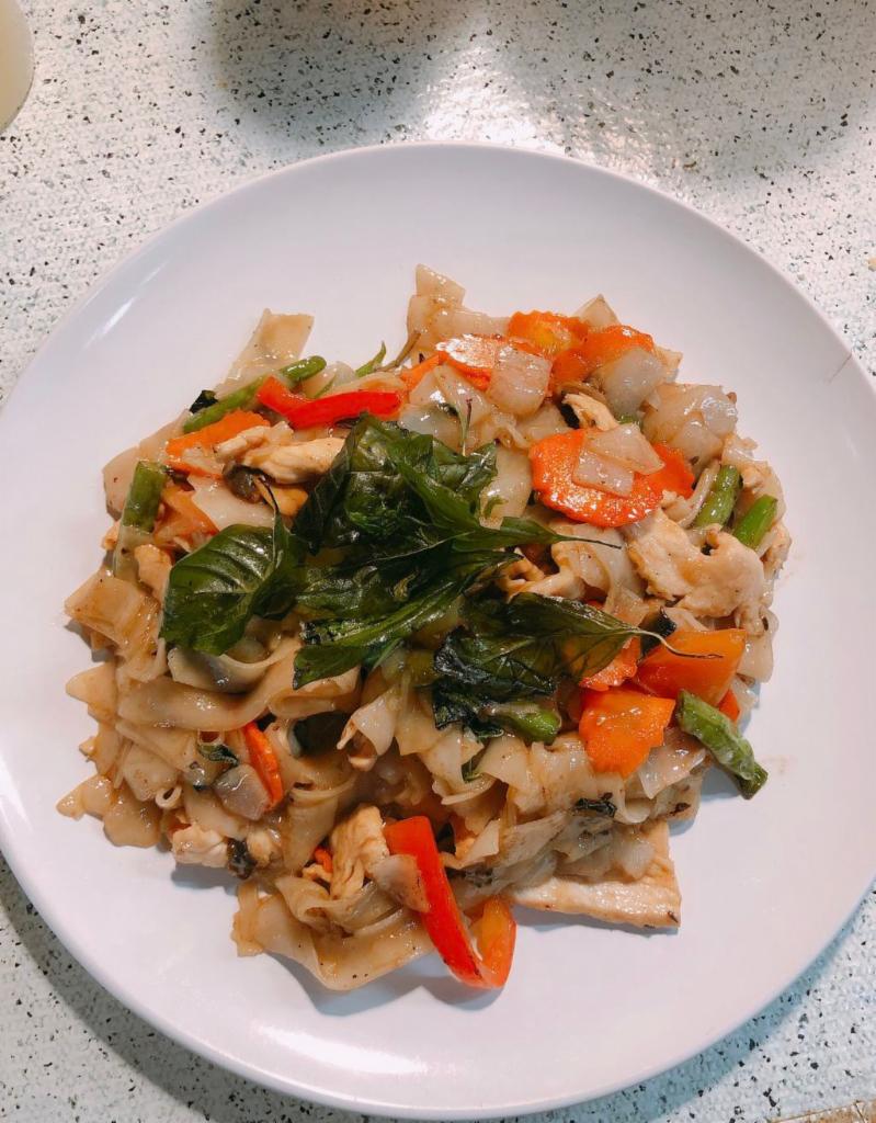 N3 Pad Kee Mao (Drunken noodles) · (GF*)Flat noodle stir fried with *mushroom, bell pepper, tomatoes, carrot, green beans and basil leaves in brown sauce*