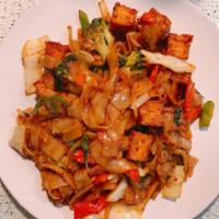 N5. Prik Pao Noodle · (Can not make GF) Flat rice noodle stir-fried with bell pepper, yellow onion, cabbage, brocc...