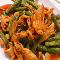 R4. Pad Prik Khing · (GF*) Stir fried green beans in spicy chili sauce
