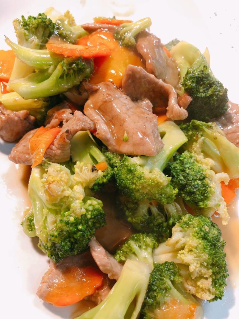 R7. Pad Broccoli · (GF*) Stir-Fried broccoli and carrots in brown sauce*
